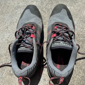 Brooks Cascade 13 size 9
